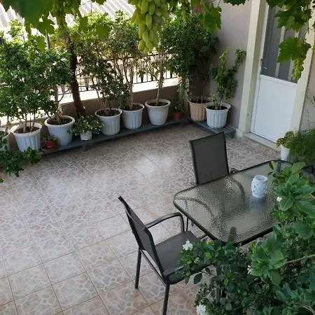 Semesterbostad Vangelis House *